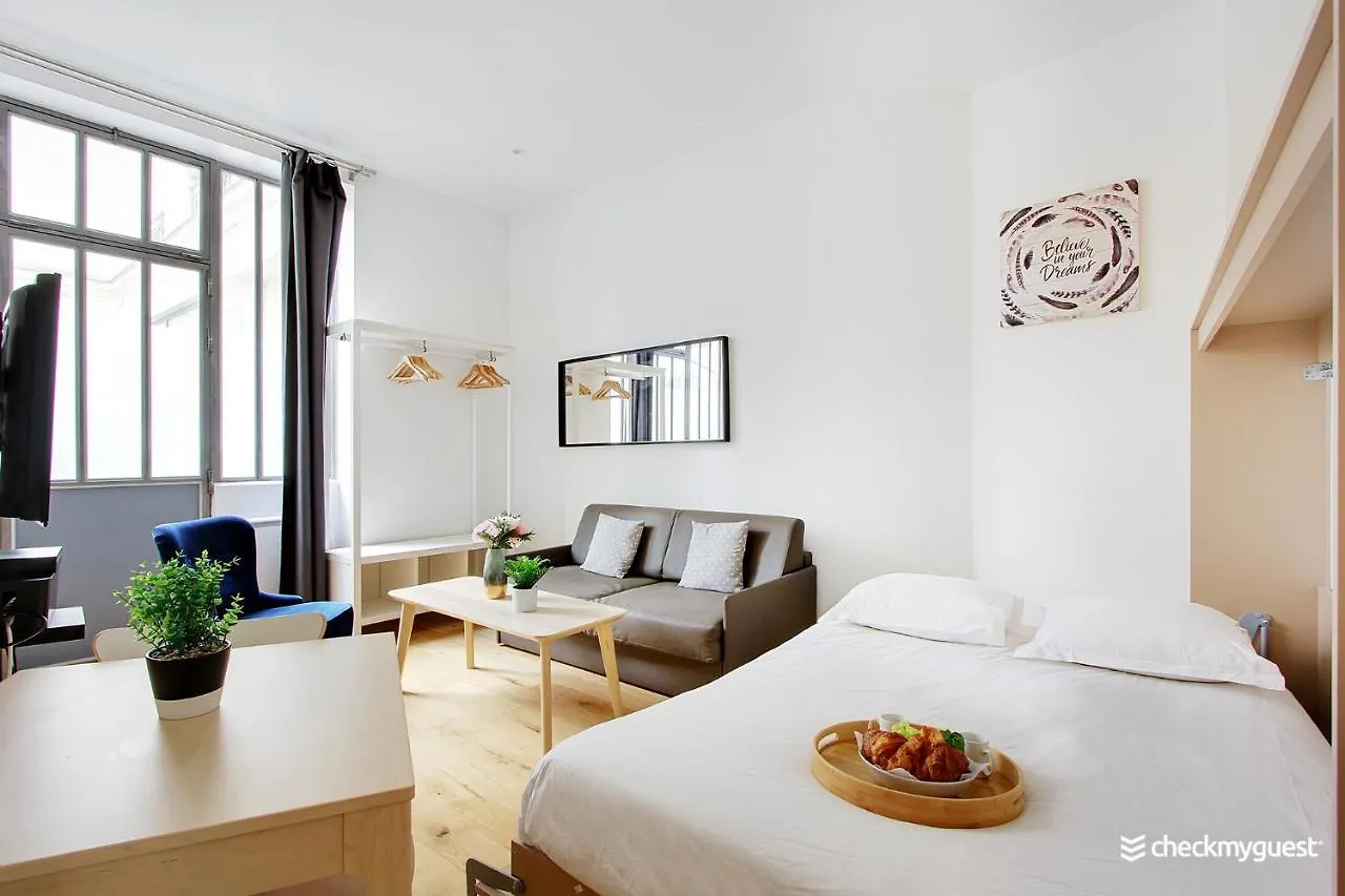 Apartment Cmg Place De La Republique / Magenta Paris